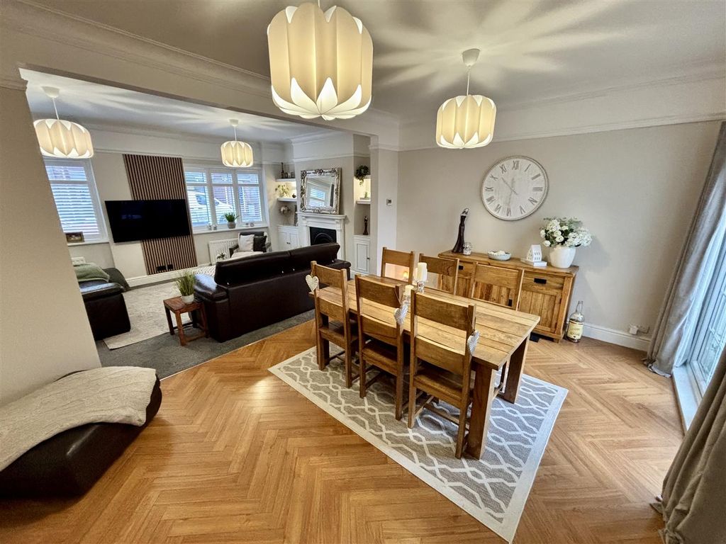 Property photo 3 of 23 Dining Room