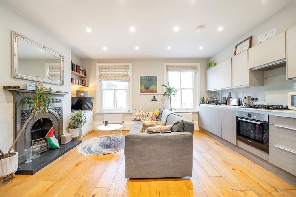 Property photo 2 of 6