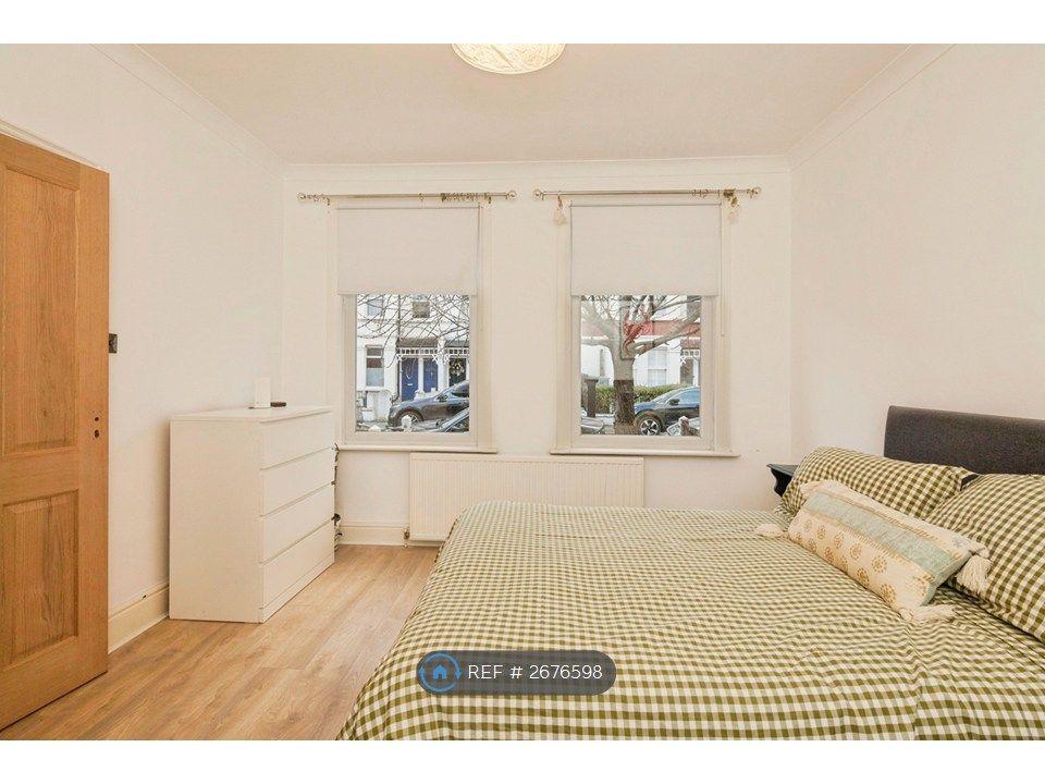 Property photo 3 of 22 Bedroom 1