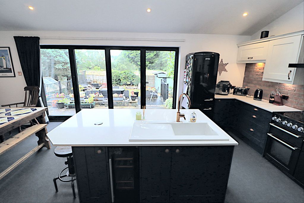 Property photo 2 of 37