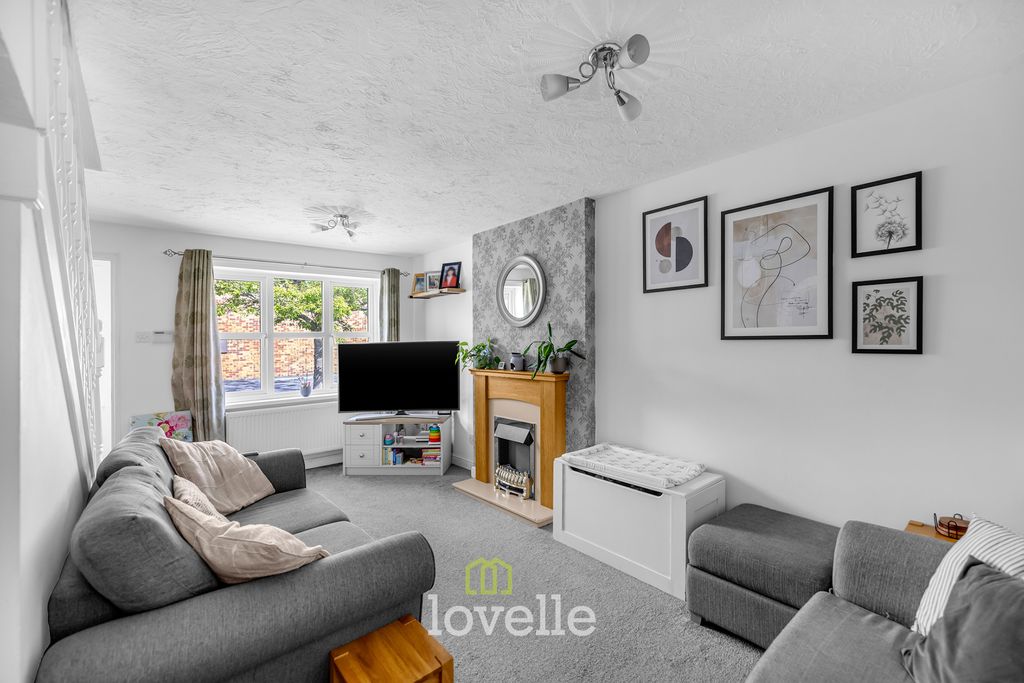Property photo 3 of 27