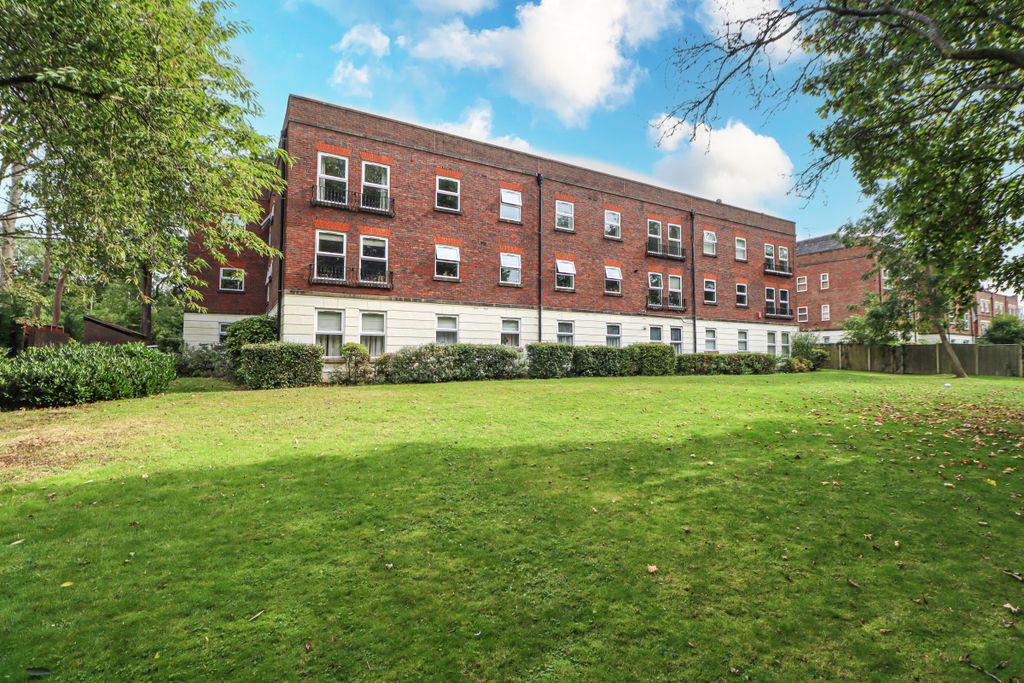 Property photo 1 of 14 External View