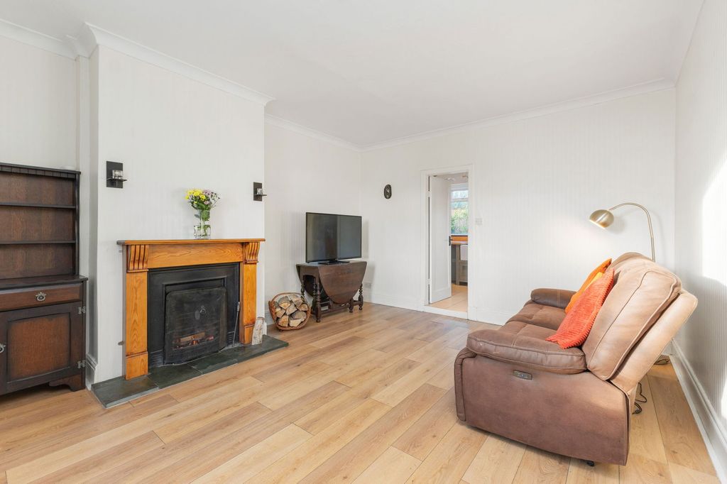 Property photo 2 of 34