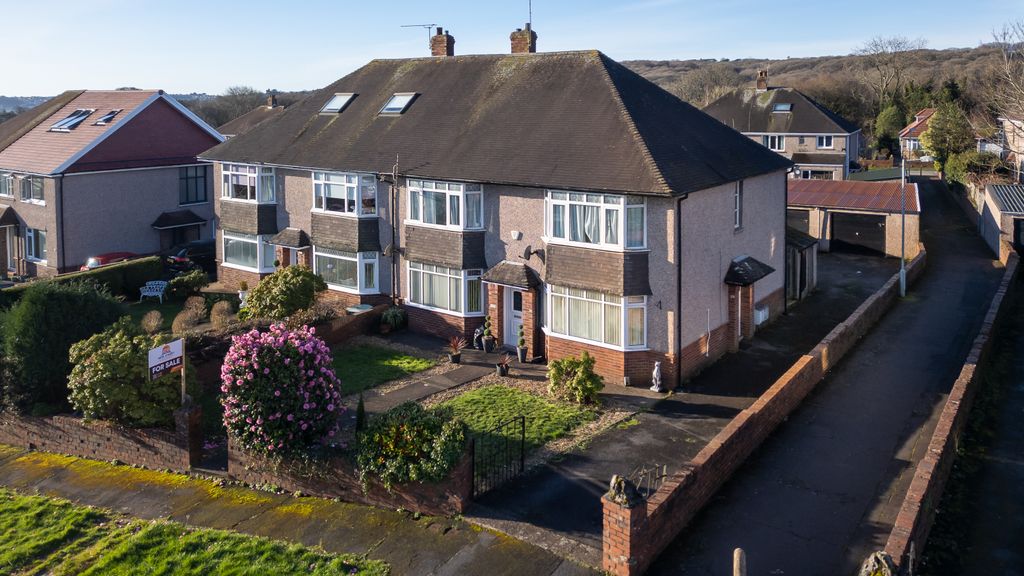 Property photo 1 of 18