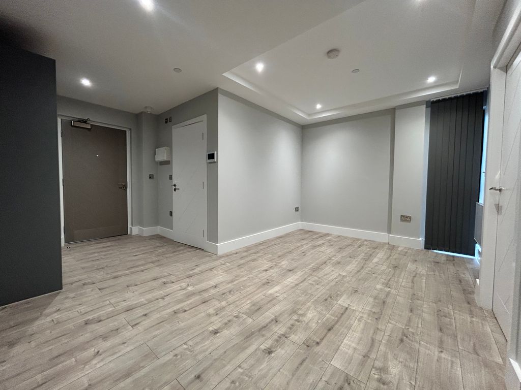 Property photo 3 of 12 Image