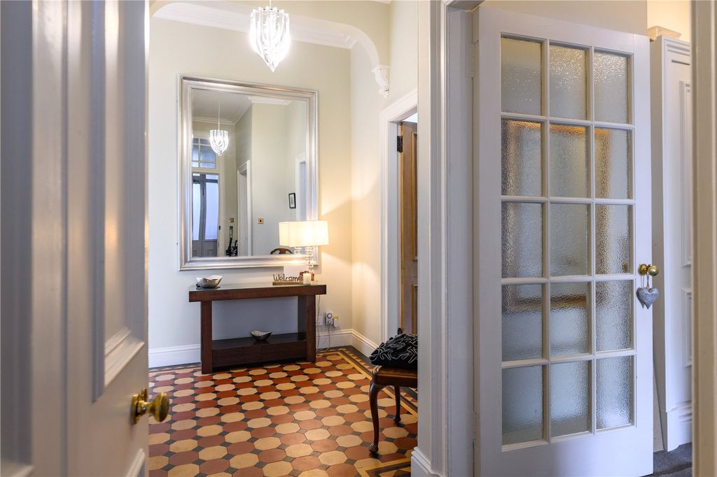 Property photo 3 of 34 Picture No. 11