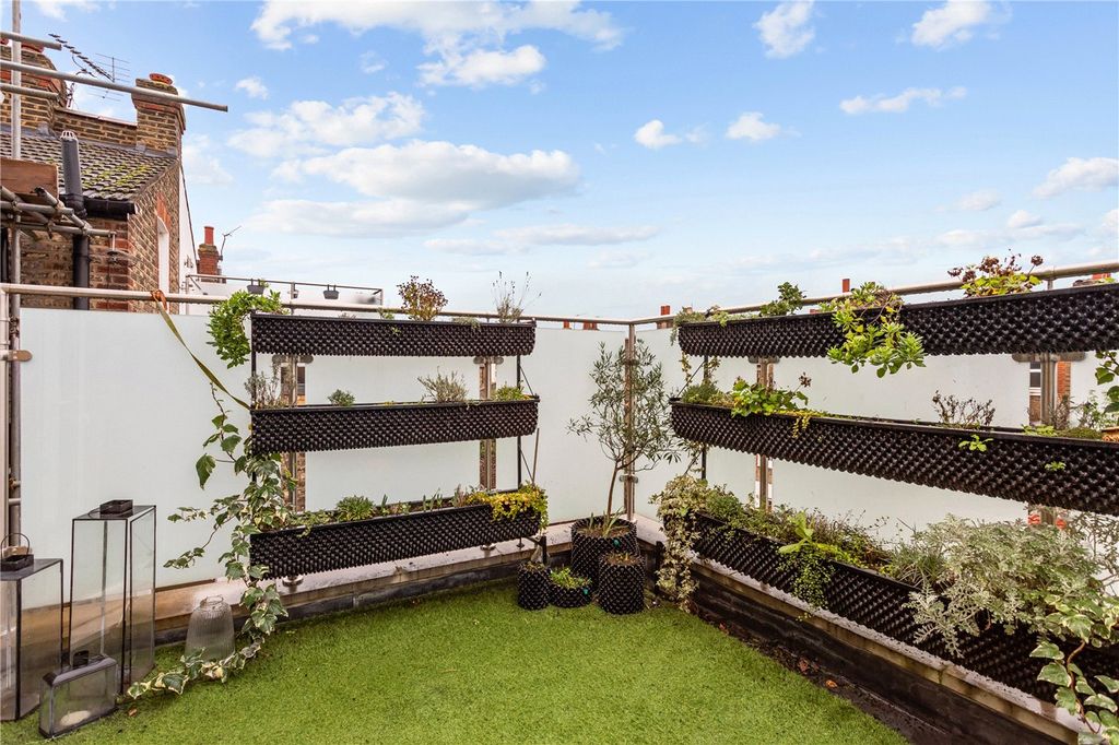 Property photo 2 of 12 Picture No. 02