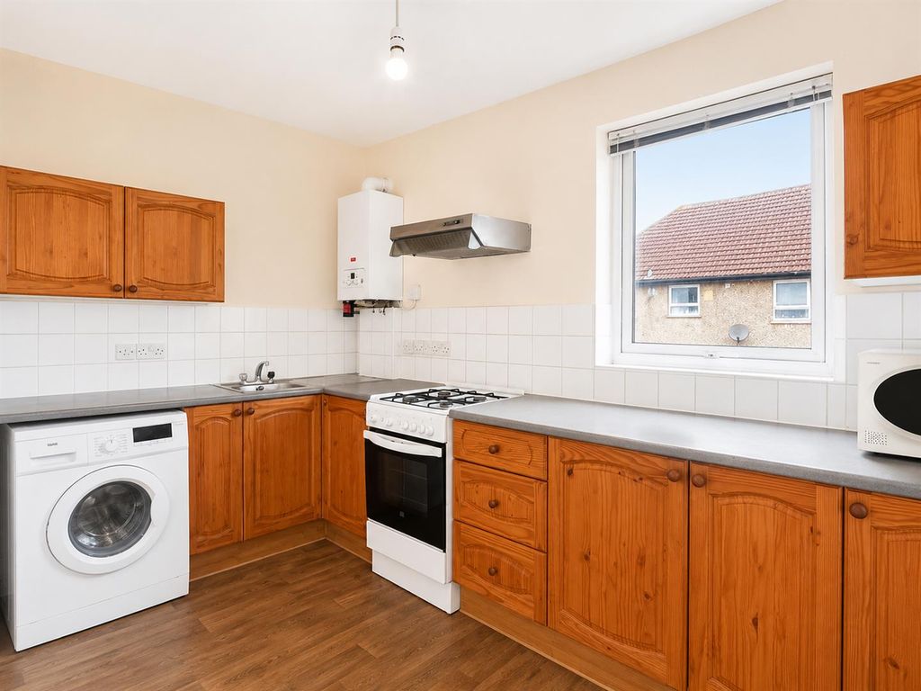 Property photo 1 of 7 Kitchen