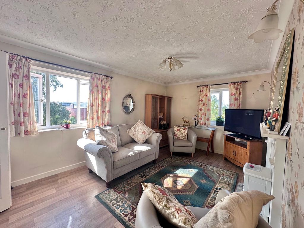 Property photo 2 of 22 5