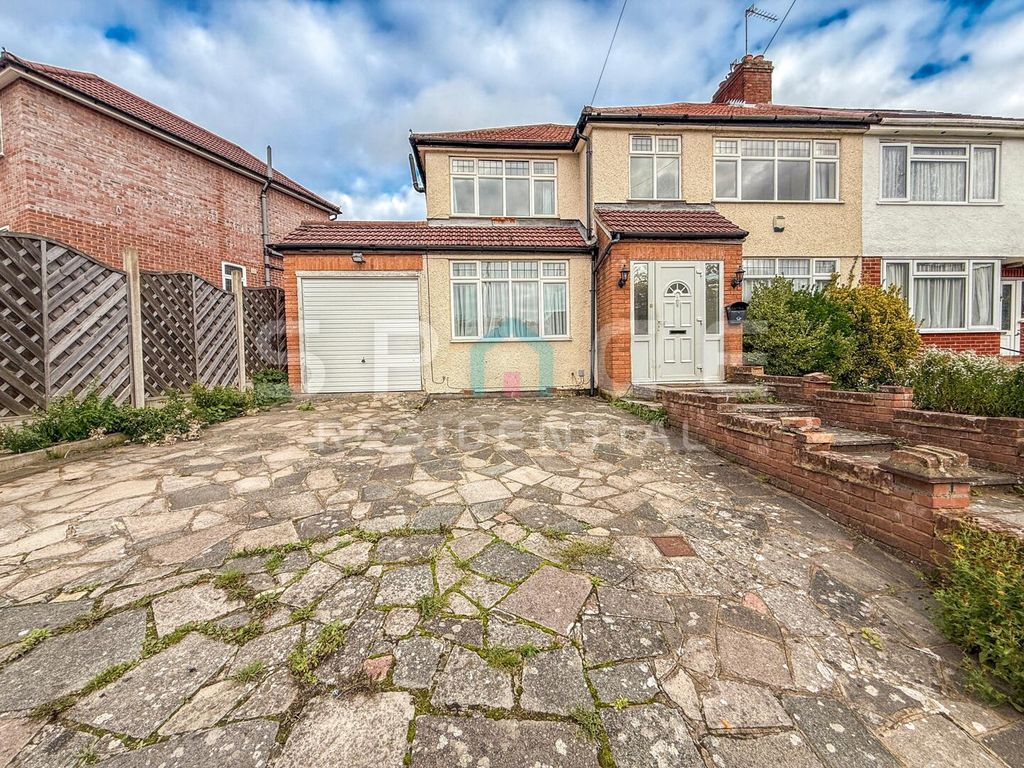 Property photo 1 of 28 Front (Exterior)