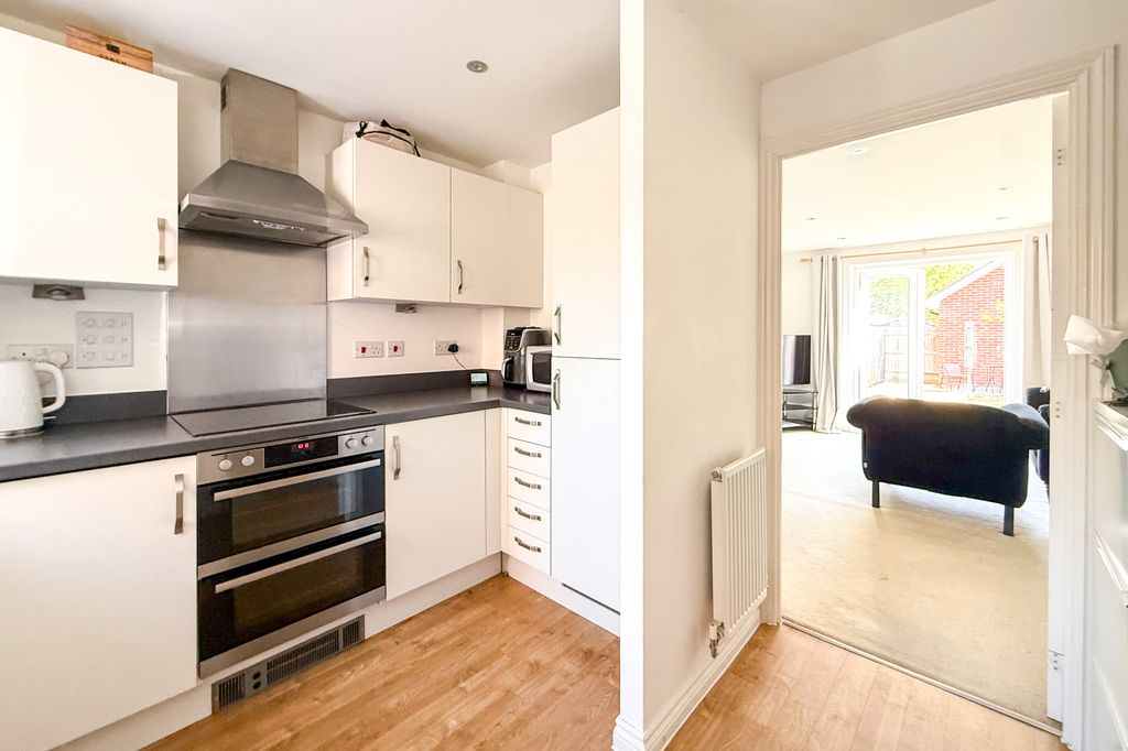 Property photo 2 of 17