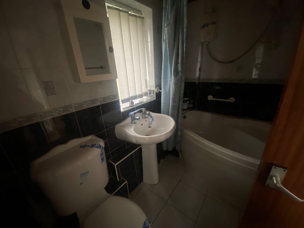 Property photo 3 of 3