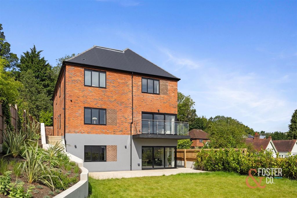 Property photo 2 of 33 Withdean Road, 28-031.Jpg