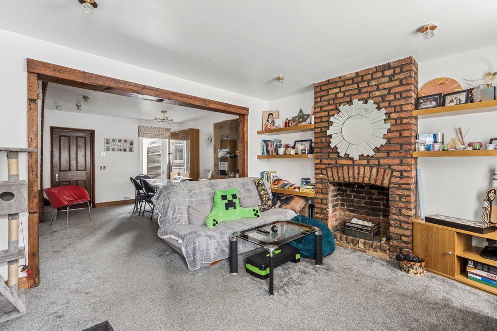 Property photo 2 of 17