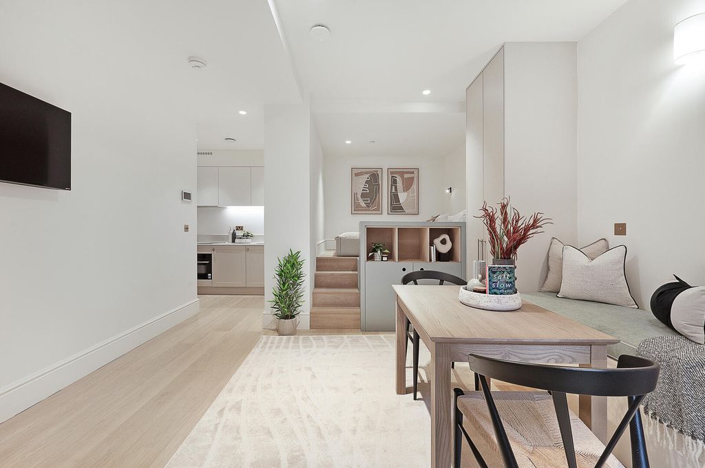 Property photo 1 of 12 Flat 2 (6).Jpg