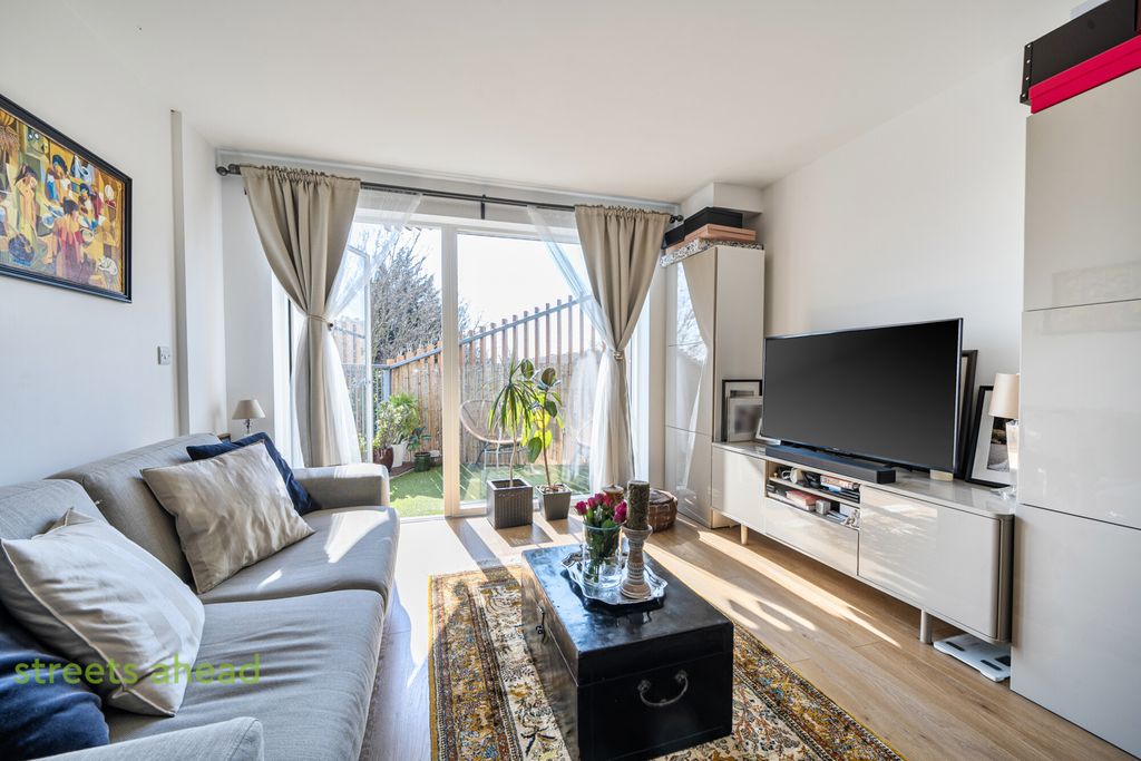 Property photo 2 of 16 7c00Fd6B-5145-4B0...