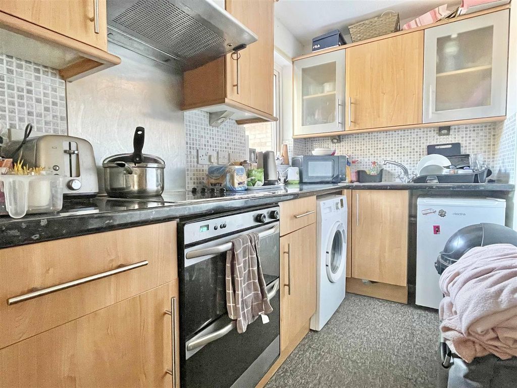 Property photo 3 of 6 Kitchen.Jpg