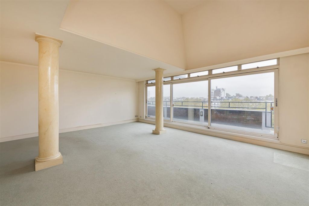 Property photo 3 of 18 Flat 20 Fordie House Hi-1.Jpg