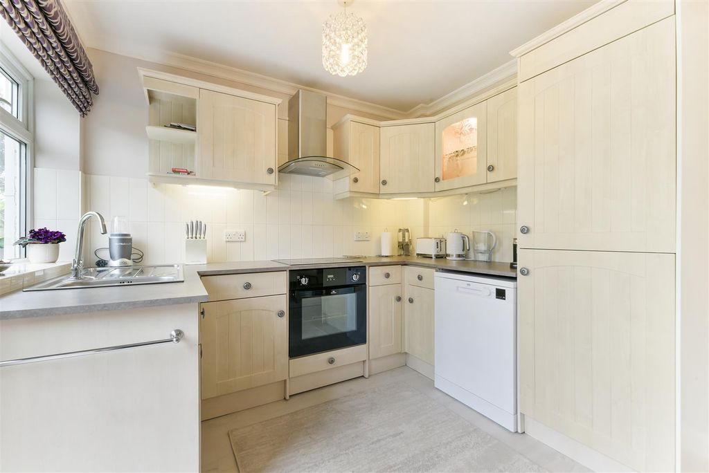 Property photo 3 of 20 Oatlands Road, 5 (19).Jpg
