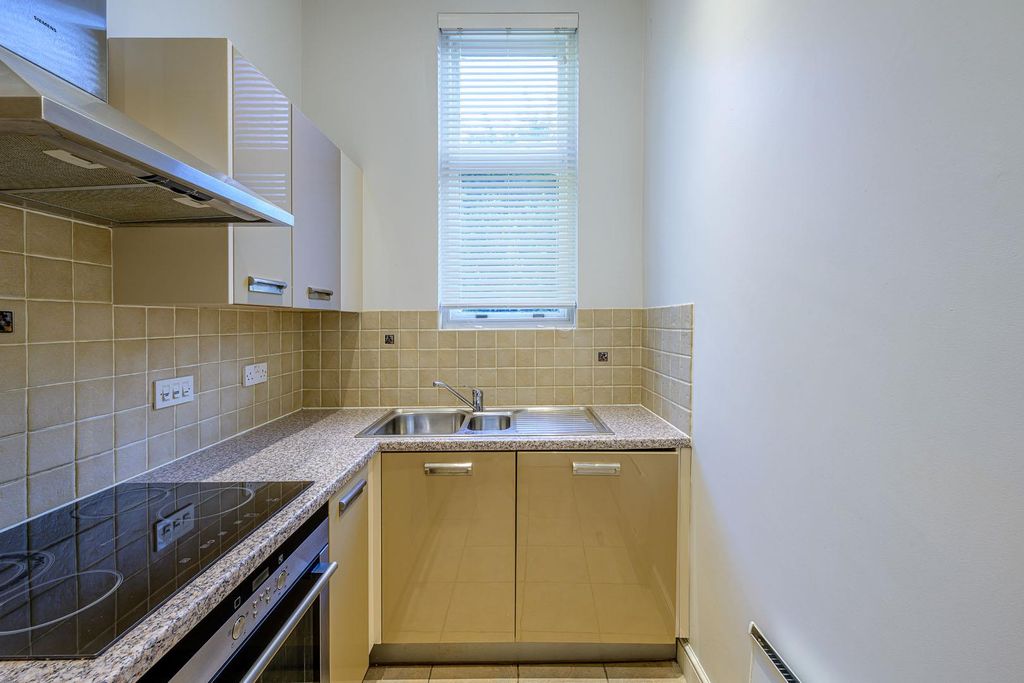 Property photo 3 of 20