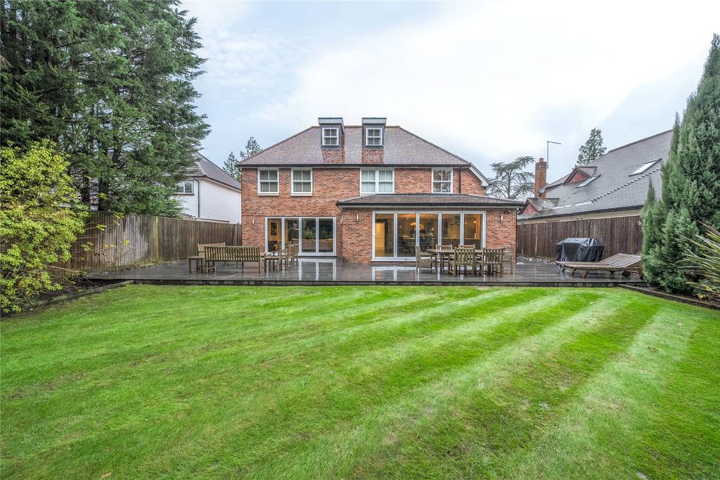Property photo 2 of 44 Picture No. 30