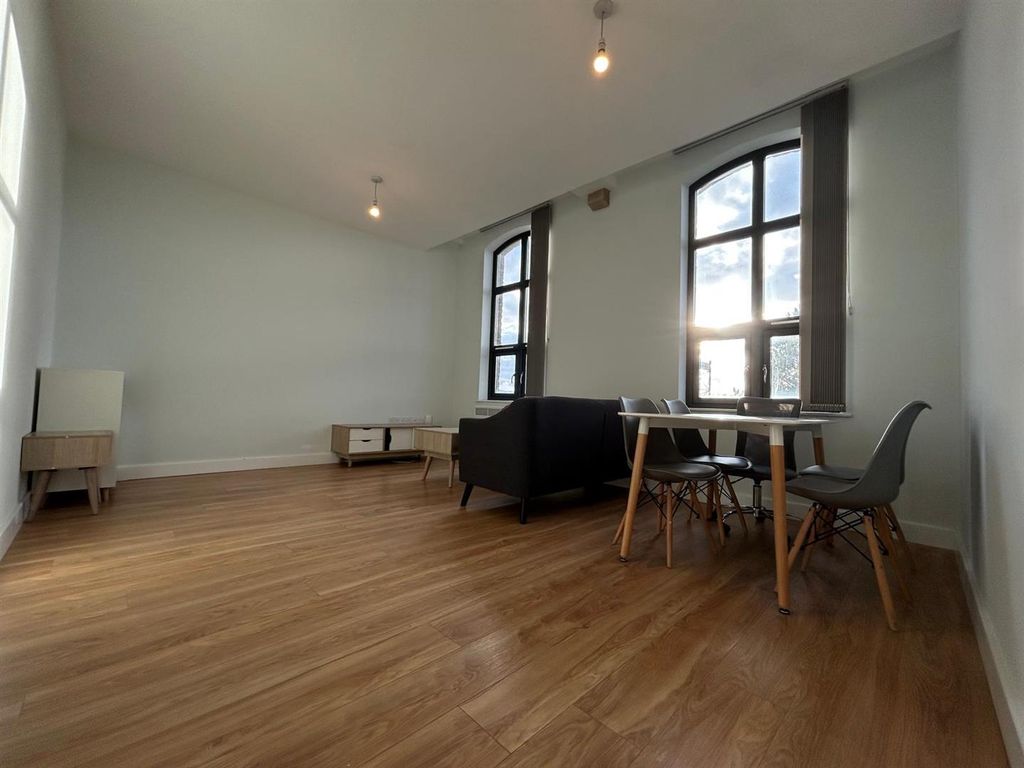 Property photo 3 of 6