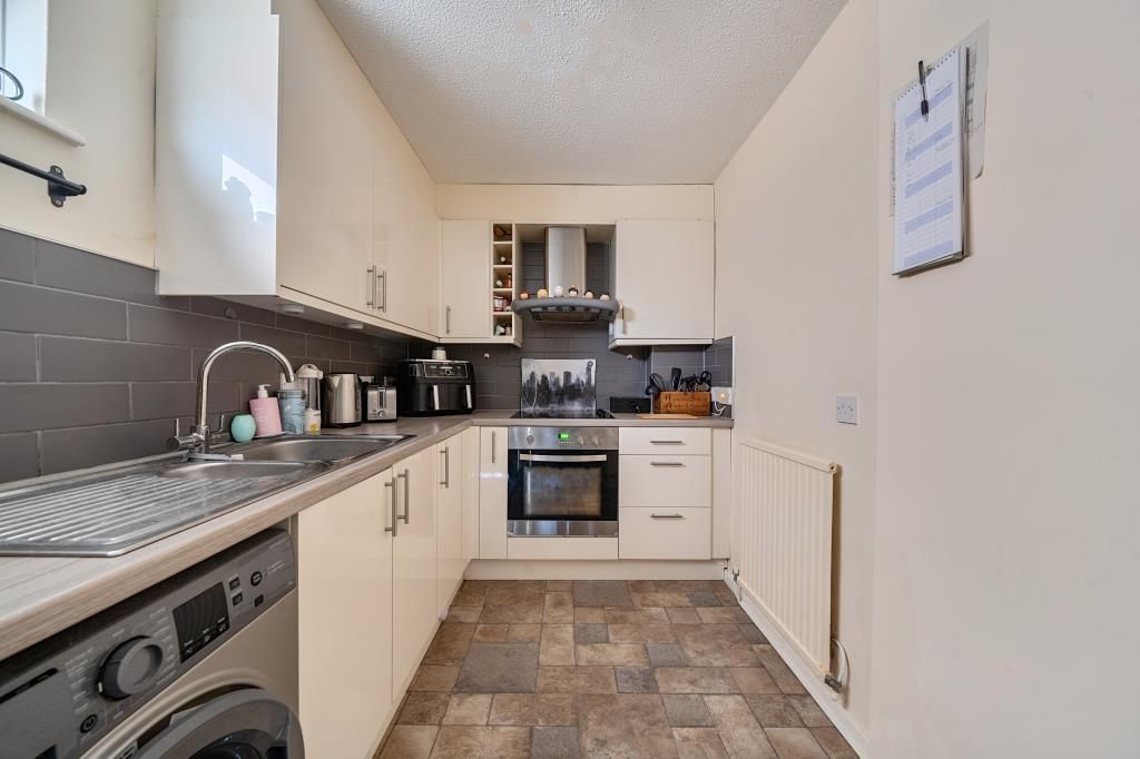 Property photo 3 of 20 Kitchen