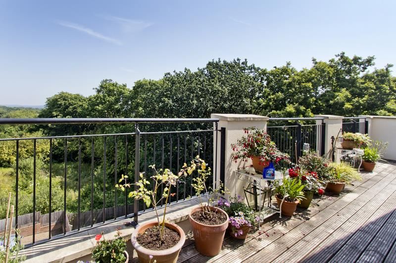 Property photo 1 of 22 Roof Terrace