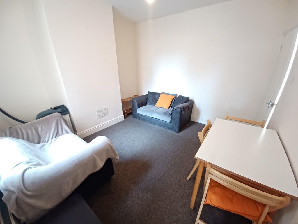 Property photo 2 of 10 Reception