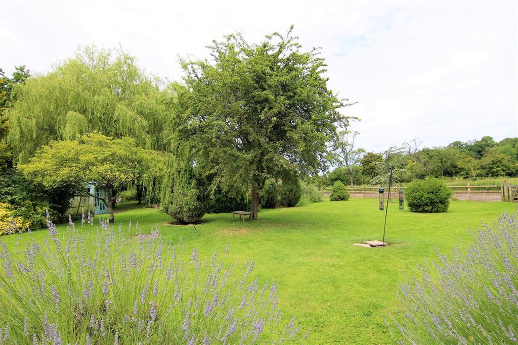 Property photo 3 of 27