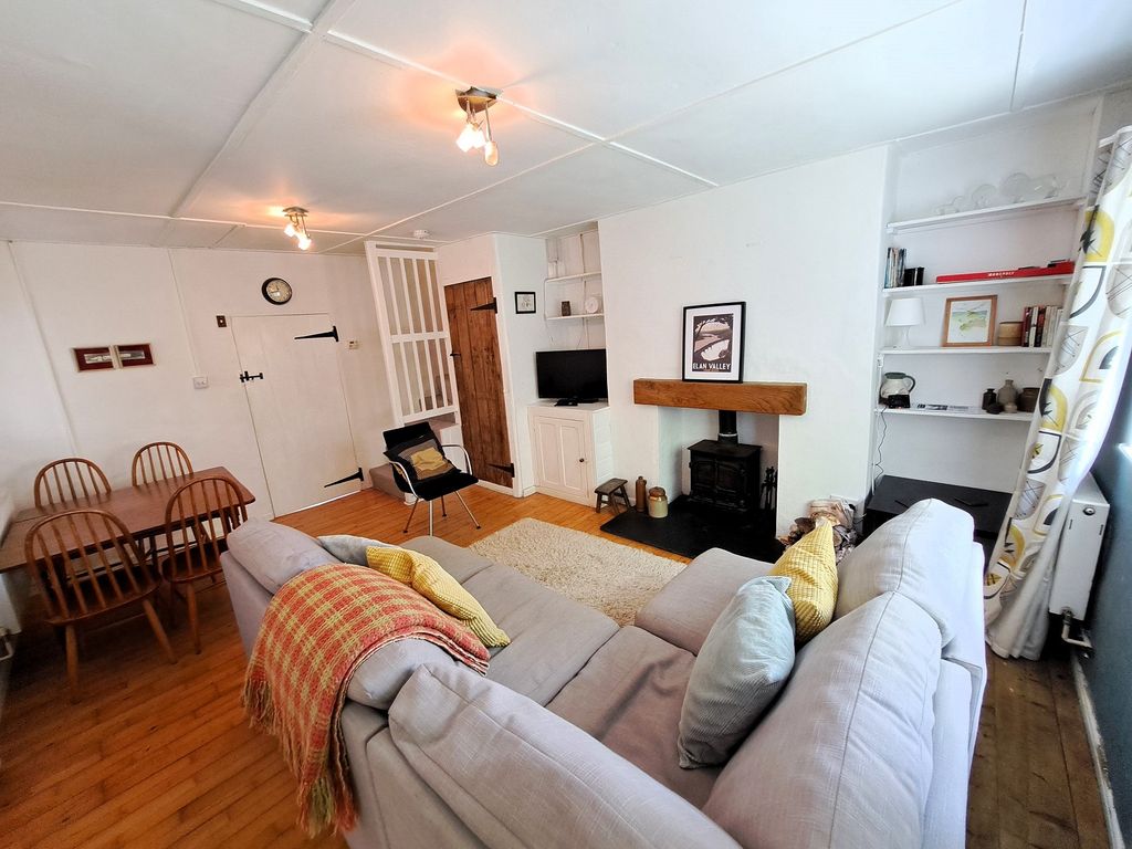 Property photo 3 of 22 Living Room