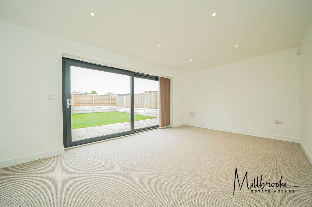 Property photo 3 of 33