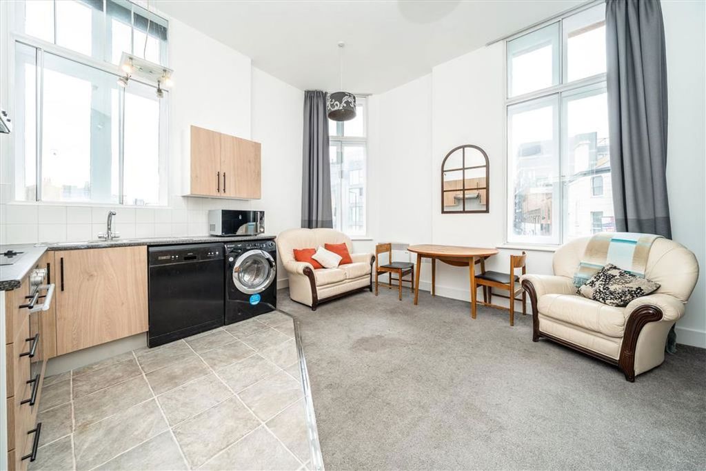Property photo 1 of 6