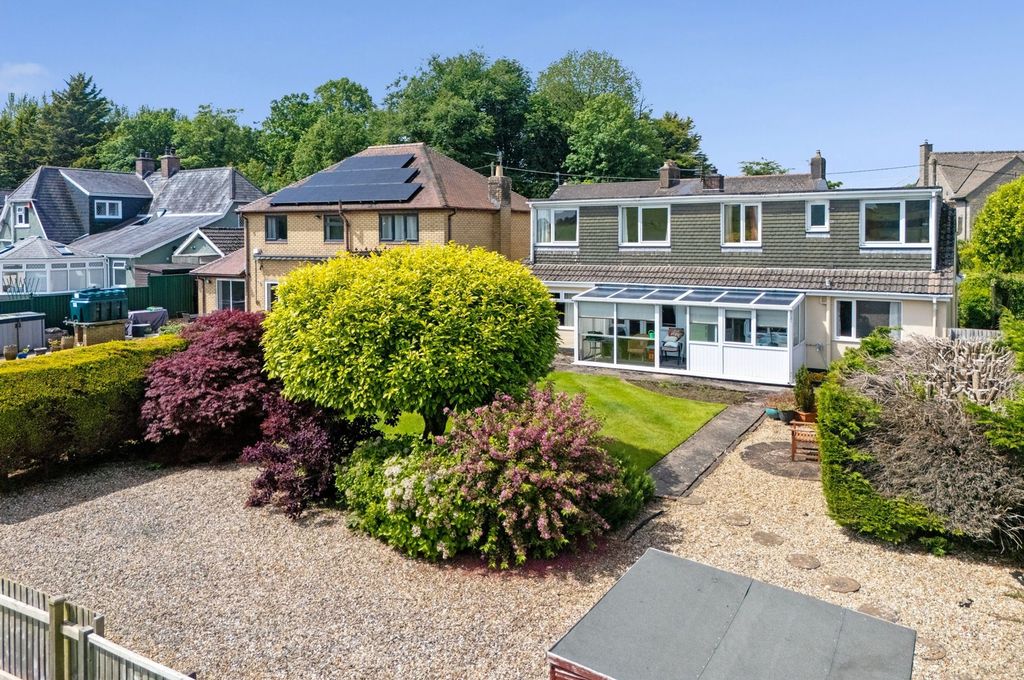 Property photo 3 of 42