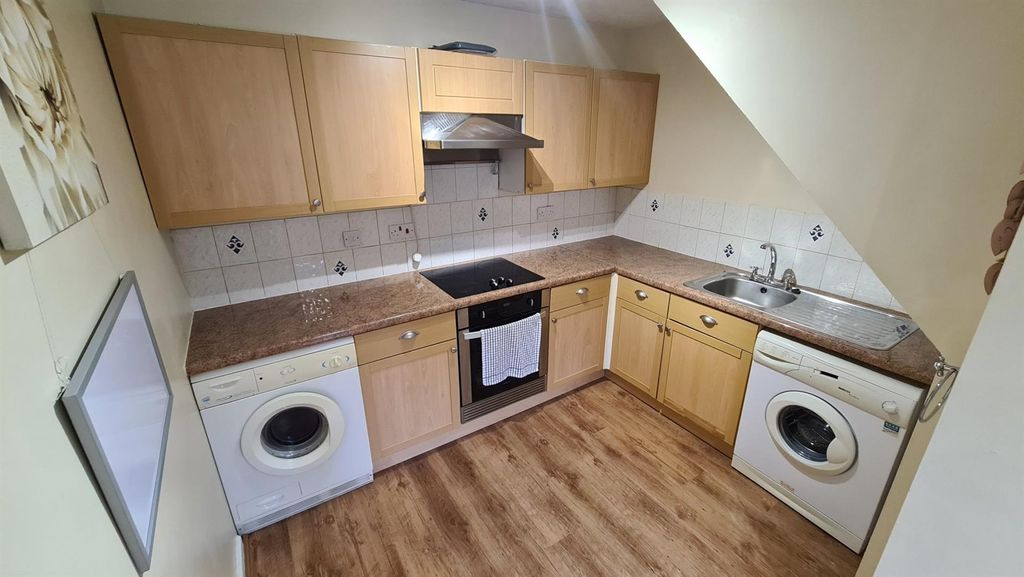 Property photo 2 of 8 Property Photo