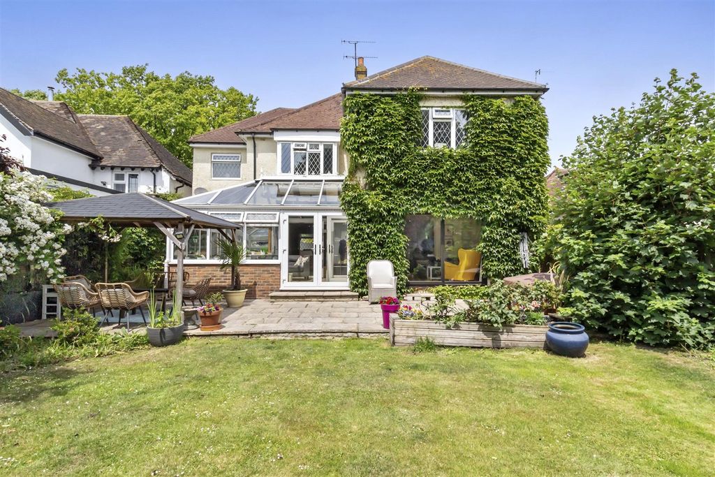 Property photo 1 of 33 Poulters Lane, 63-029.Jpg