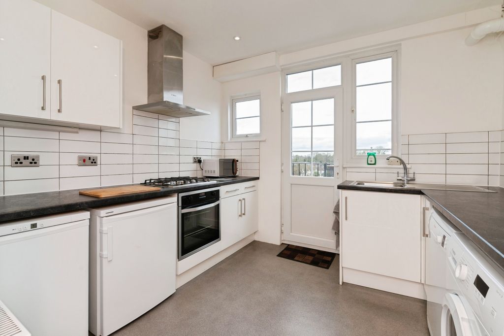 Property photo 3 of 15 Kitchen