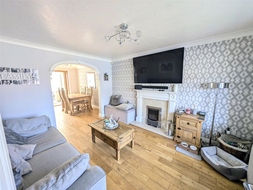 Property photo 2 of 15 Picture No. 16