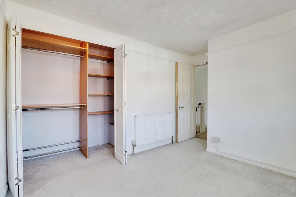 Property photo 2 of 21