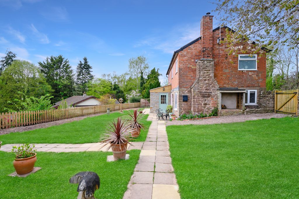 Property photo 1 of 13 The Chalice-23