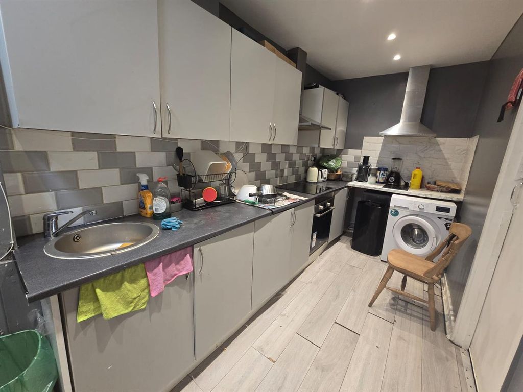 Property photo 2 of 8 H7.Jpg