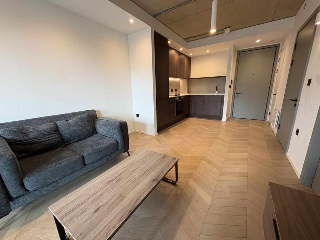 Property photo 1 of 11 Living Room