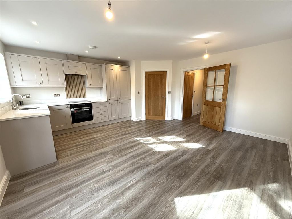 Property photo 3 of 15 98B Kit X.Jpeg