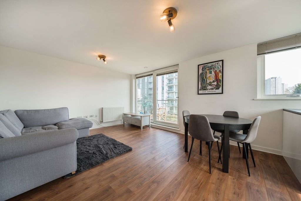 Property photo 2 of 6