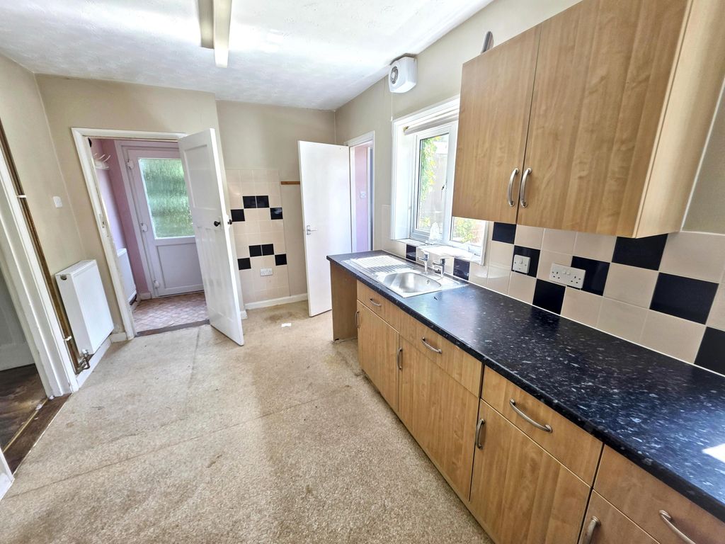 Property photo 3 of 13 20260730170600_20260730-Interior-9-K7Phb84Sqmh19Orbjpg_ee89O.Jpg