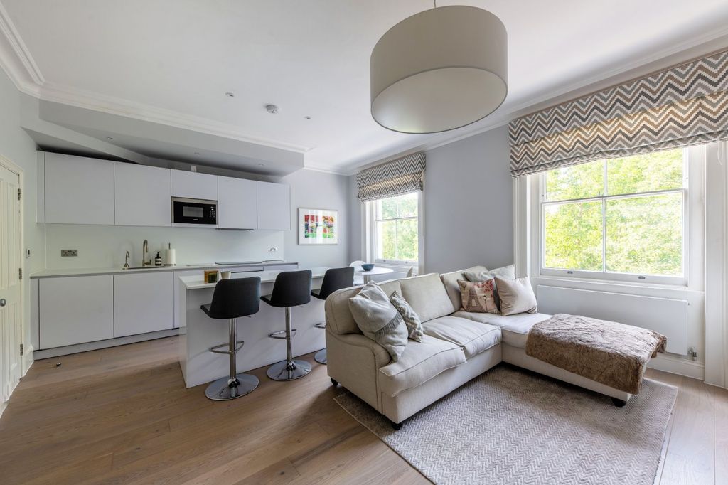 Property photo 1 of 8 Reception Room