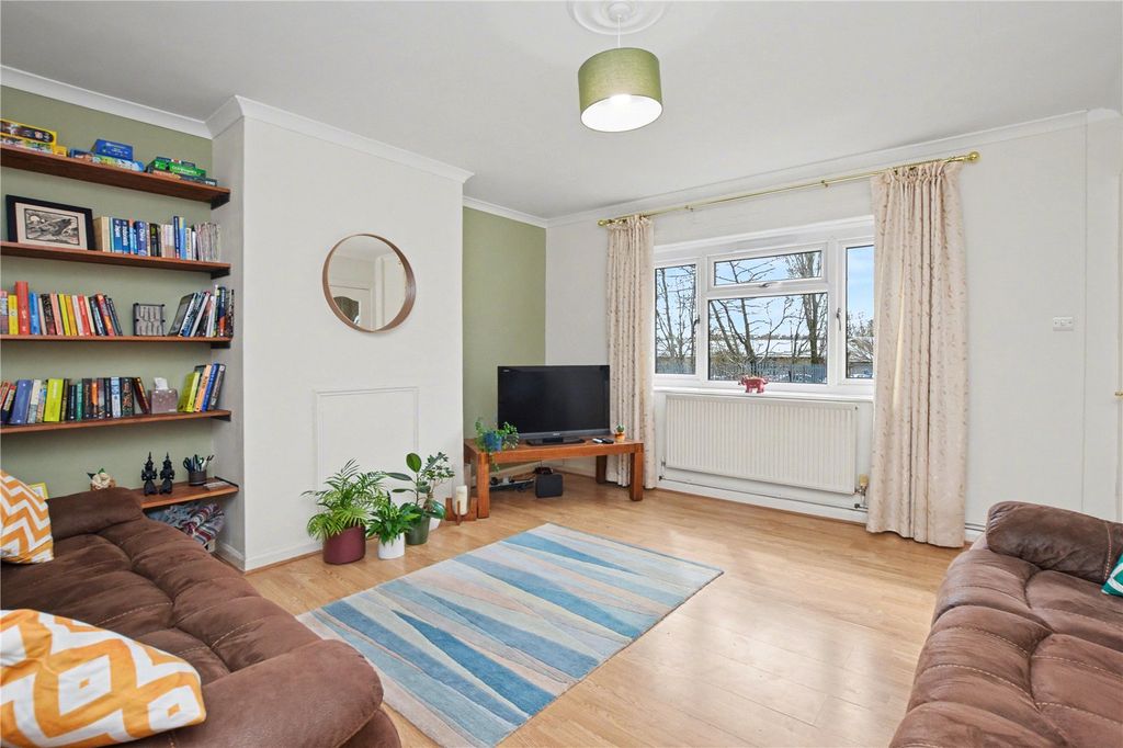 Property photo 2 of 21 Picture No. 15