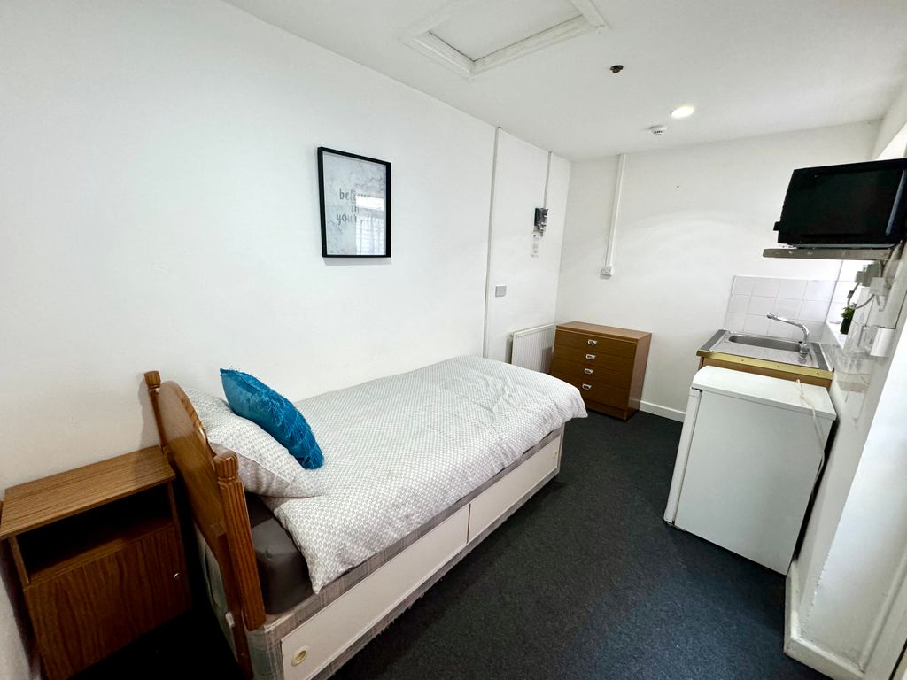 Property photo 1 of 4