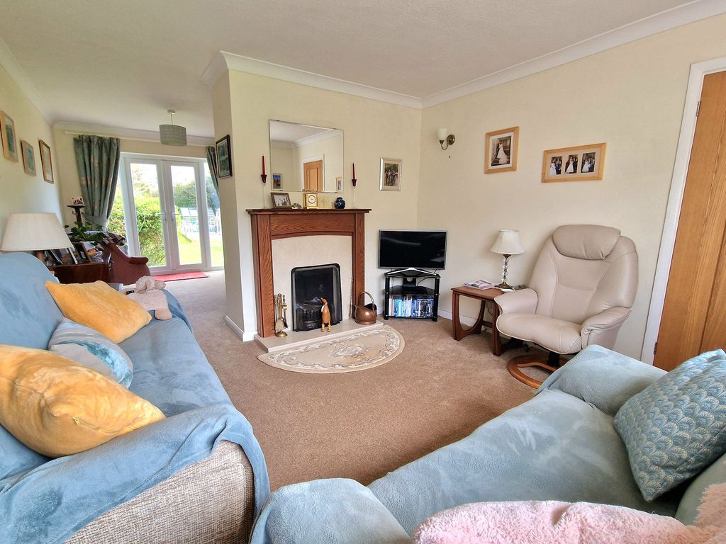 Property photo 3 of 27