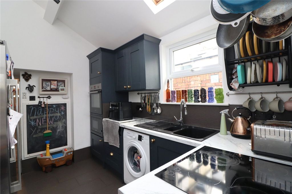 Property photo 2 of 15 Picture No. 10